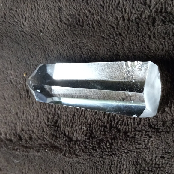 Quartz hand carved healing stone - Picture 3 of 6